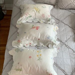 King size Yves Delores duvet cover.